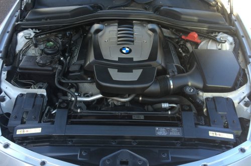BMW N62 V8 engine