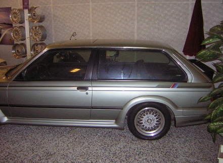 BMW e30 touring 3 door