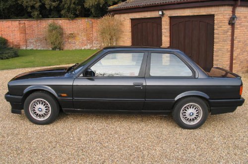 BMW E30 318iS