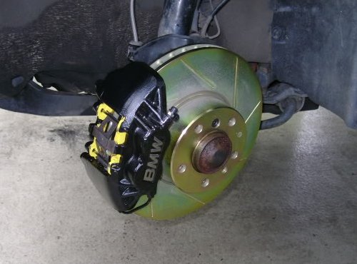 BMW E32 750i brakes with four pot calipers