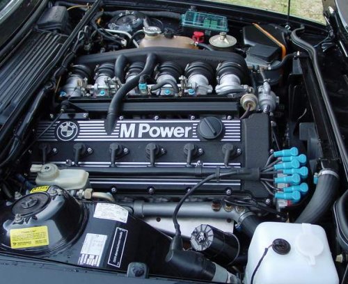 BMW E24 M635CSi S38 engine